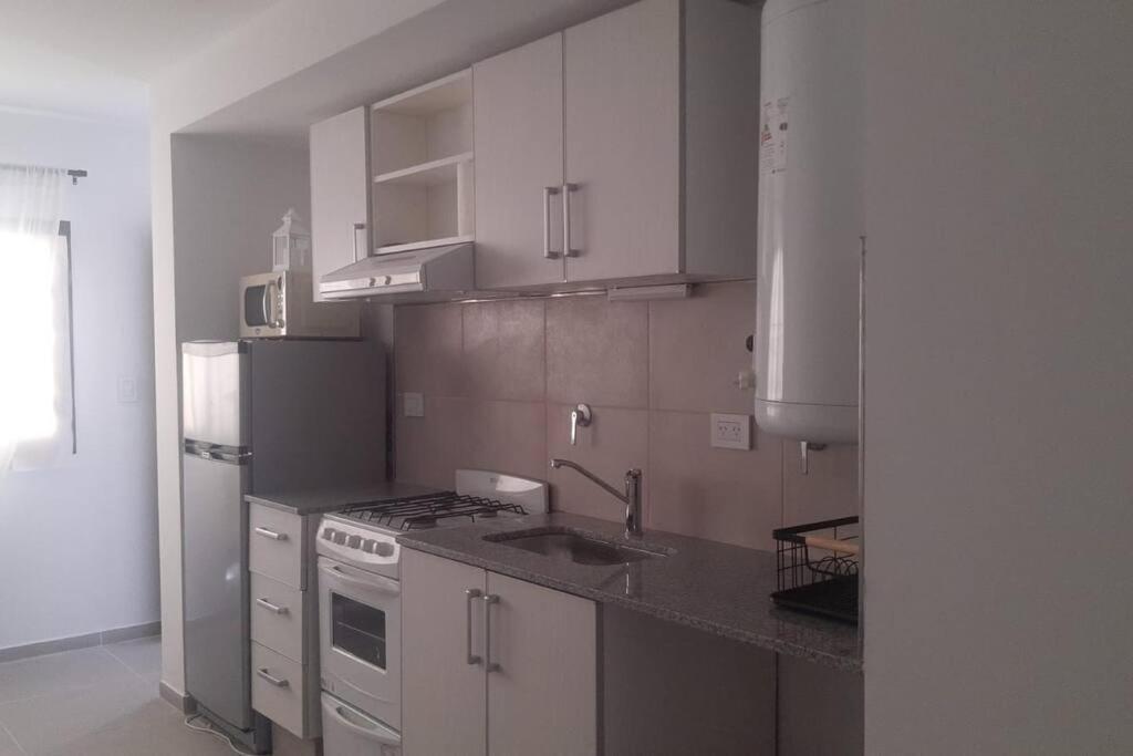 Departamento Calle Mendoza Albus -Acceso Rapido Ruta 22 General Roca Zewnętrze zdjęcie